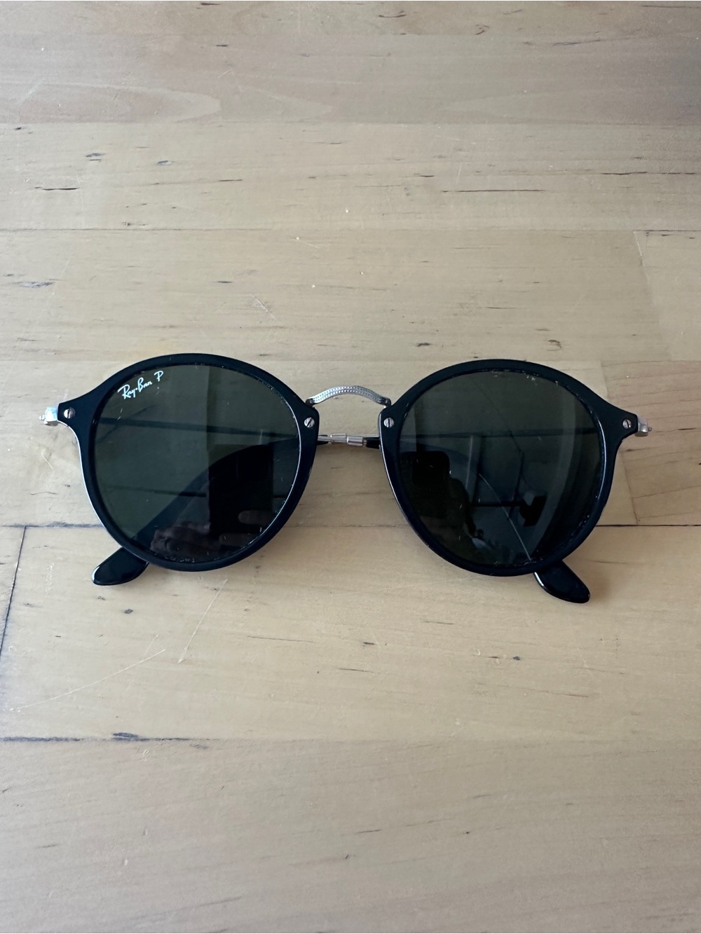 Ray-Ban Black Round Sunglasses with Silver Bridge